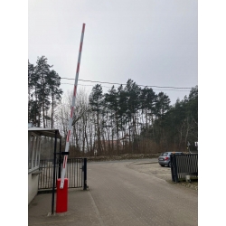 Szlaban parkingowy SafeGuard z ramieniem 6m fotokomórkami 2 piloty lampa